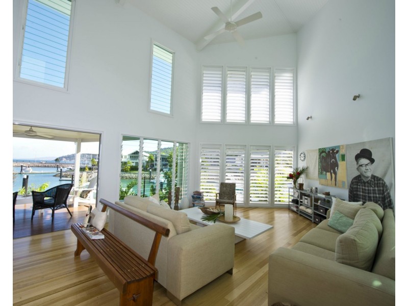 19 The Cove, Nelly Bay QLD 4819