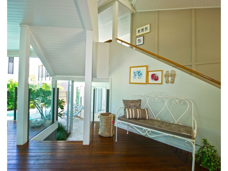 19 The Cove, Nelly Bay QLD 4819