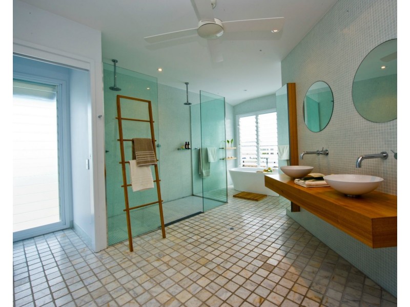 19 The Cove, Nelly Bay QLD 4819