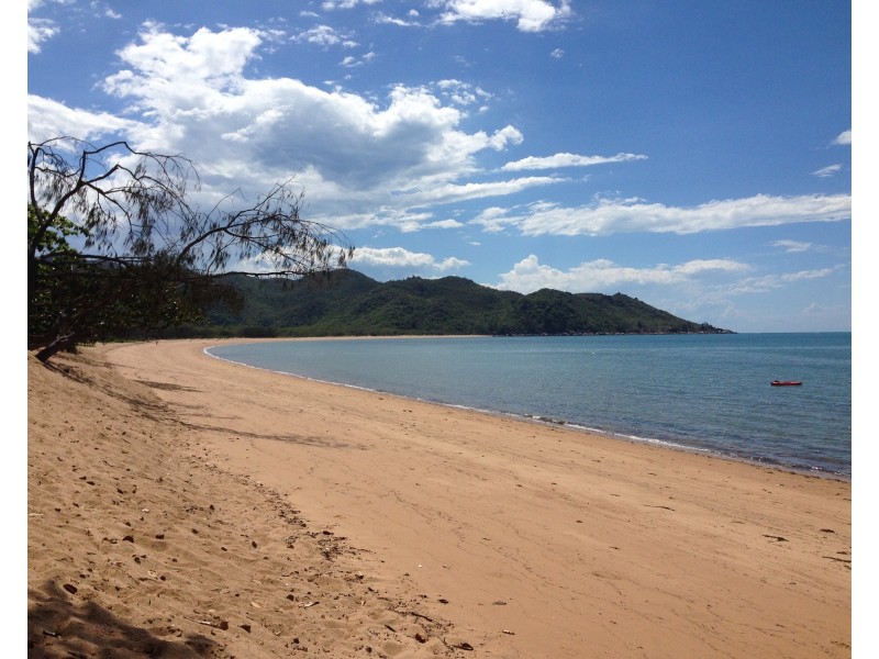 70 Henry Lawson St, Horseshoe Bay QLD 4819