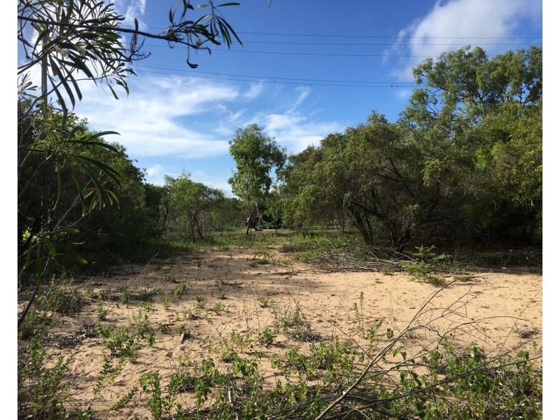 72 Henry Lawson St, Horseshoe Bay QLD 4819