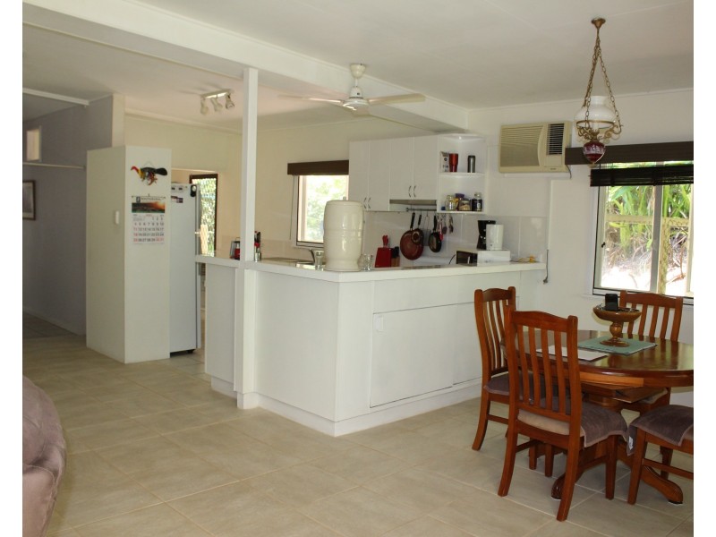 23-25 Dent St, Horseshoe Bay QLD 4819