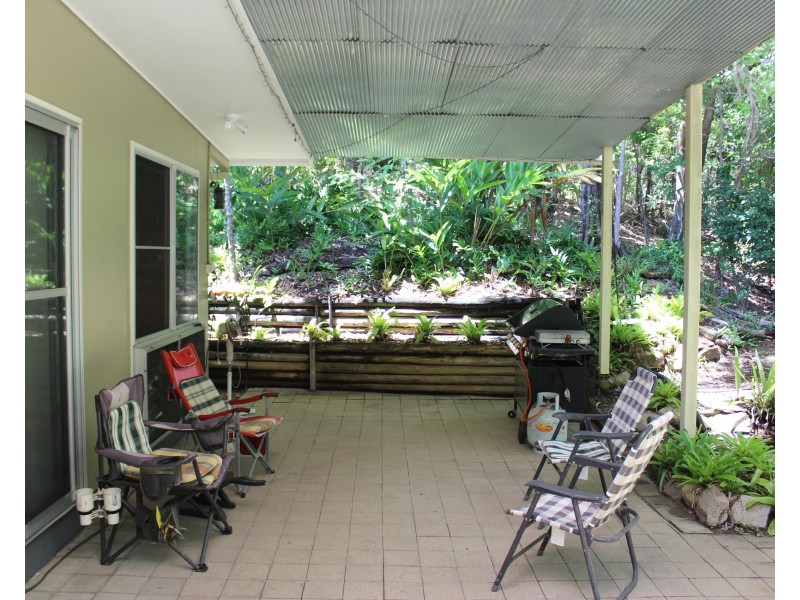 23-25 Dent St, Horseshoe Bay QLD 4819