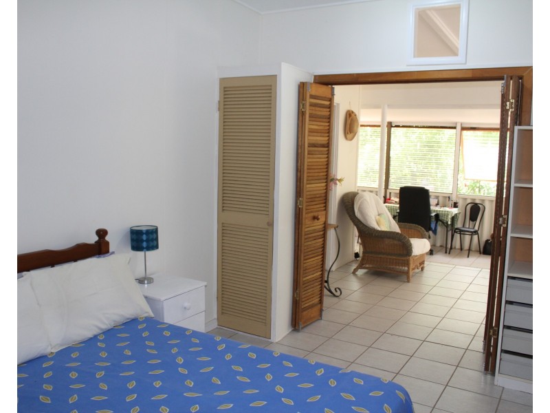 23-25 Dent St, Horseshoe Bay QLD 4819