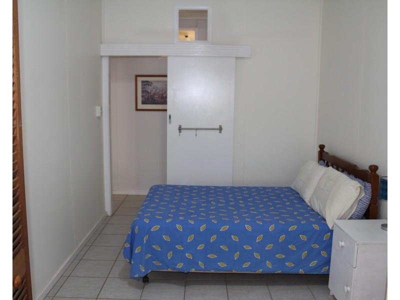 23-25 Dent St, Horseshoe Bay QLD 4819