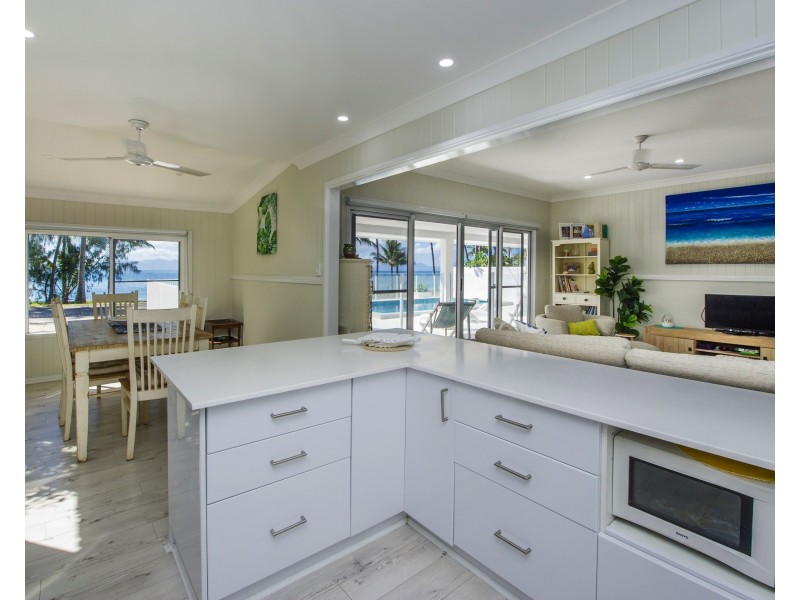 10 The Esplanade, Nelly Bay QLD 4819