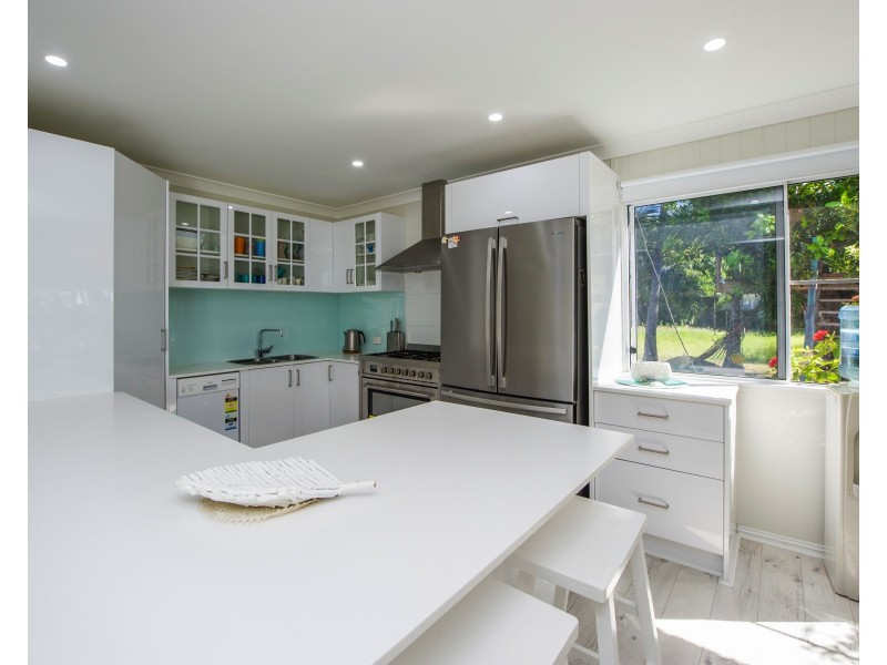 10 The Esplanade, Nelly Bay QLD 4819