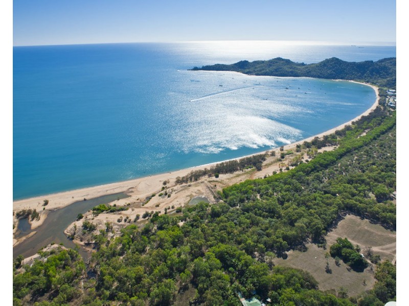 2-10 Swensen St, Horseshoe Bay QLD 4819