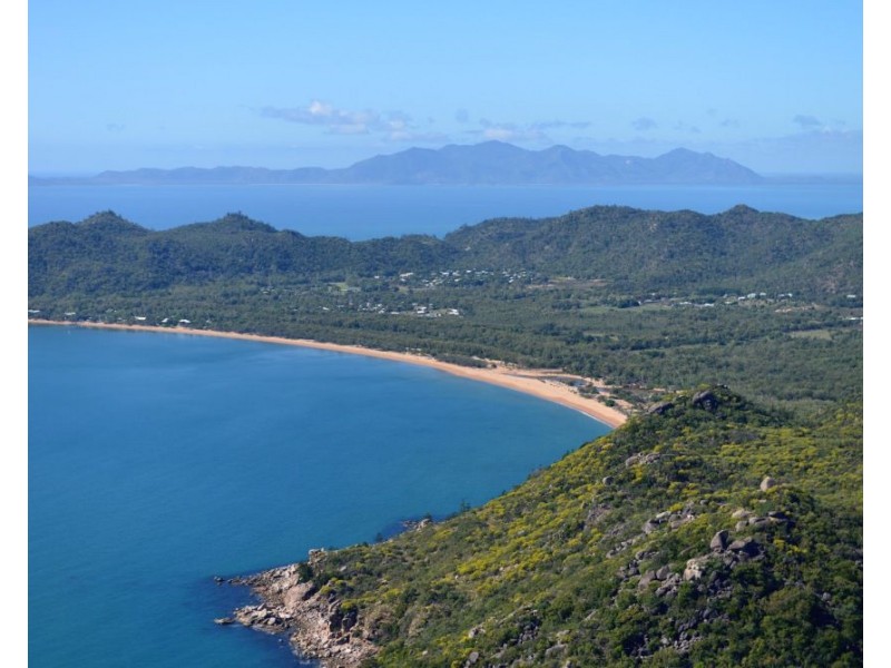 2-10 Swensen St, Horseshoe Bay QLD 4819