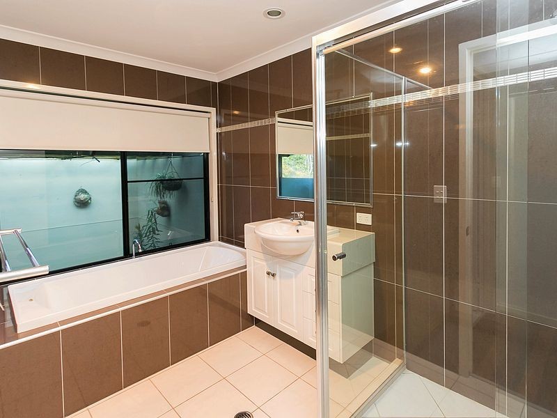 16 Swan Drive, Booral QLD 4655