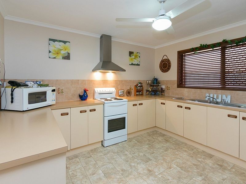 2 Sandalan Way, Urangan QLD 4655