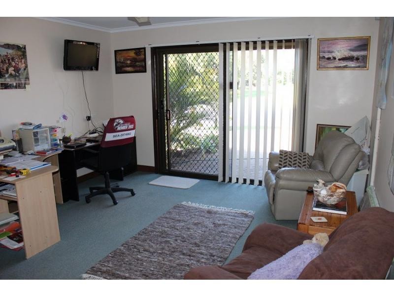 2 Sandalan Way, Urangan QLD 4655