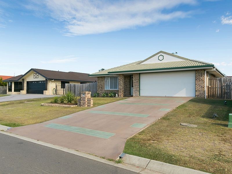 19 Moonstone Drive, Urangan QLD 4655
