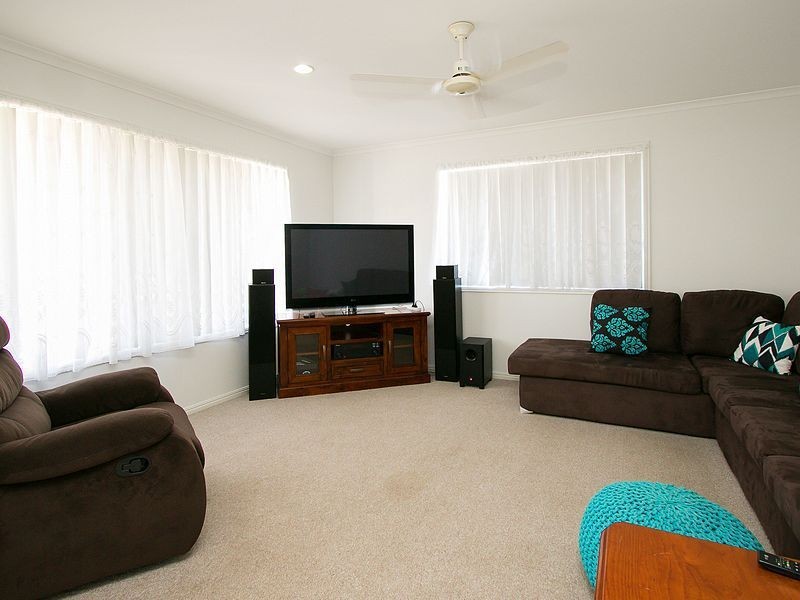 19 Moonstone Drive, Urangan QLD 4655