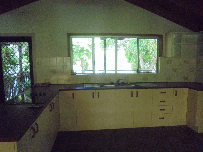 76 Lower Thomas Street, Howard QLD 4659