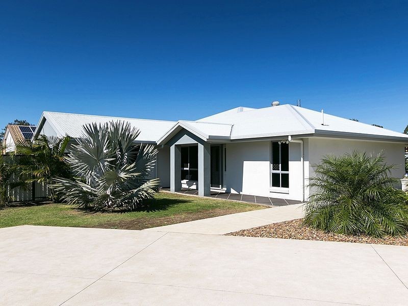 112 Emerald Park Way, Urangan QLD 4655