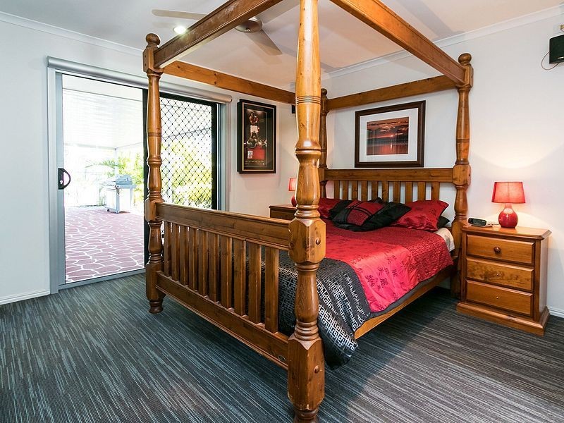 112 Emerald Park Way, Urangan QLD 4655