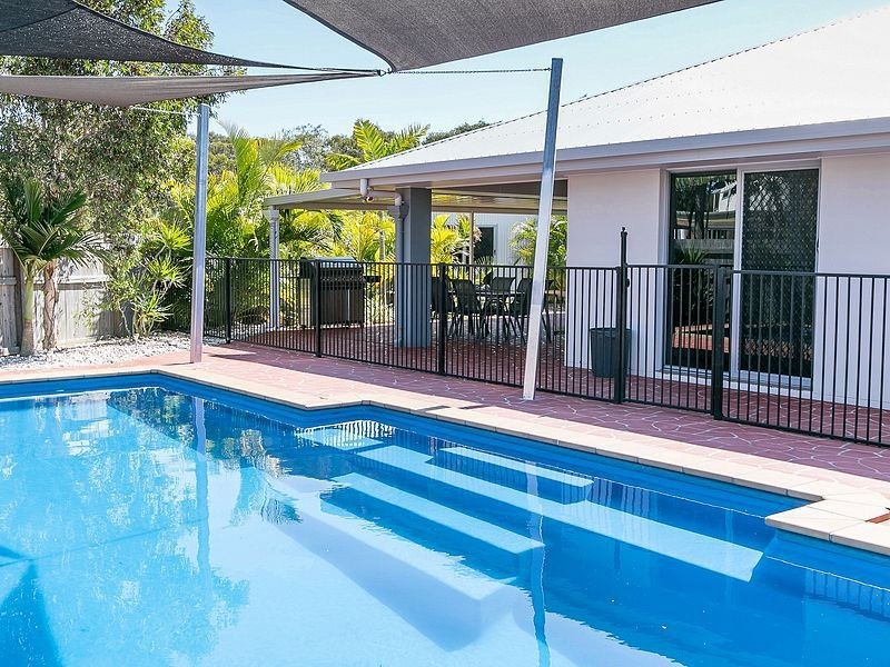 112 Emerald Park Way, Urangan QLD 4655