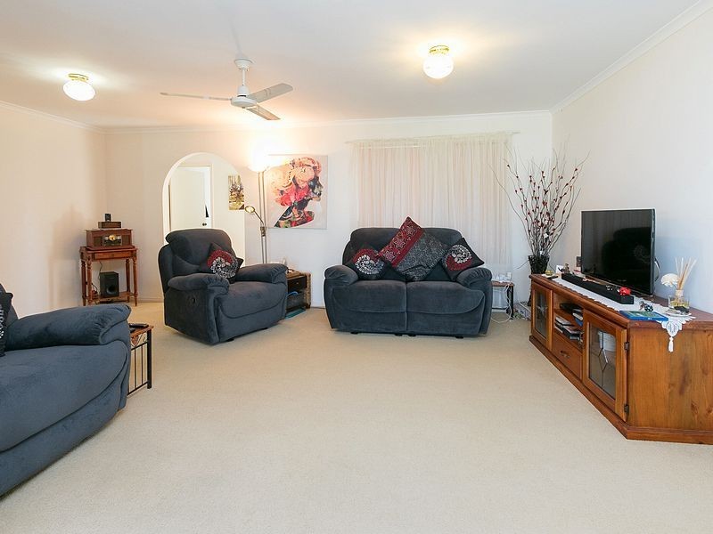 10 Gumtree Drive, Urraween QLD 4655