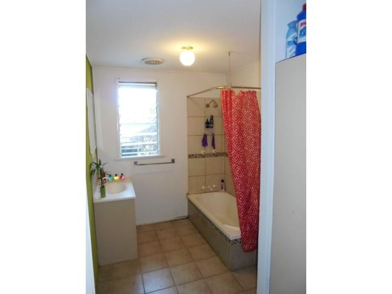 36 James Street, Howard QLD 4659