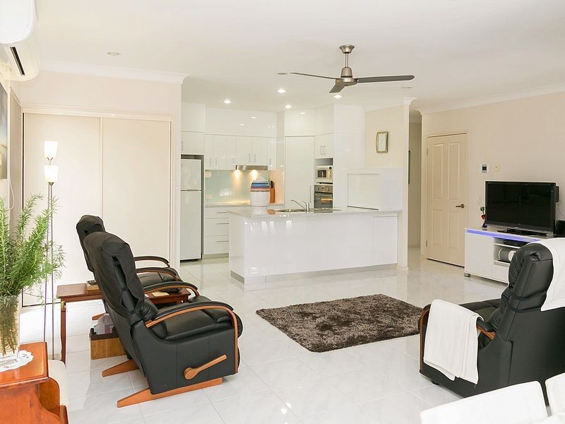 Villa 58/25 PALM LAKES , Hervey Bay, Eli Waters QLD 4655