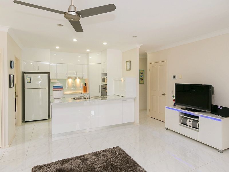 Villa 58/25 PALM LAKES , Hervey Bay, Eli Waters QLD 4655