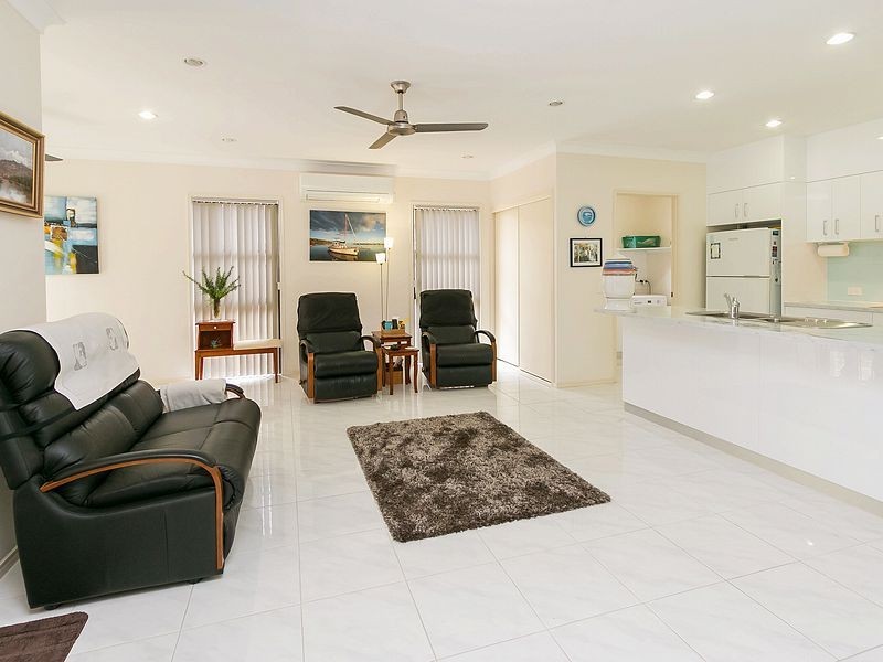 Villa 58/25 PALM LAKES , Hervey Bay, Eli Waters QLD 4655