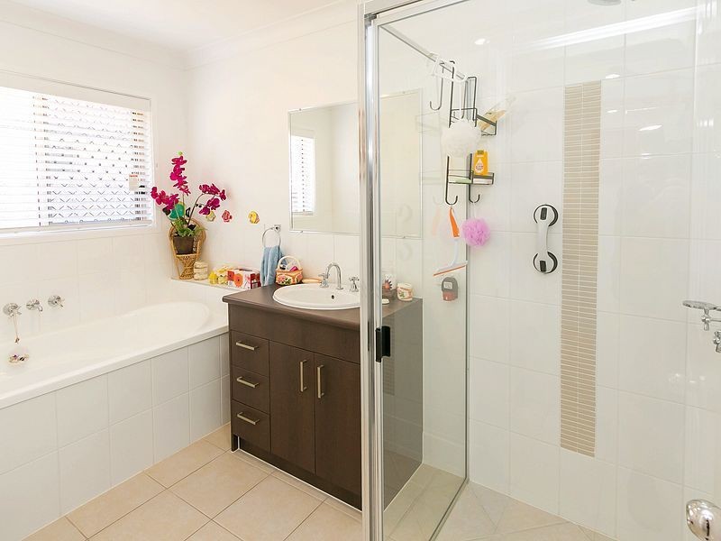 4 Kennedy Court, Urraween QLD 4655