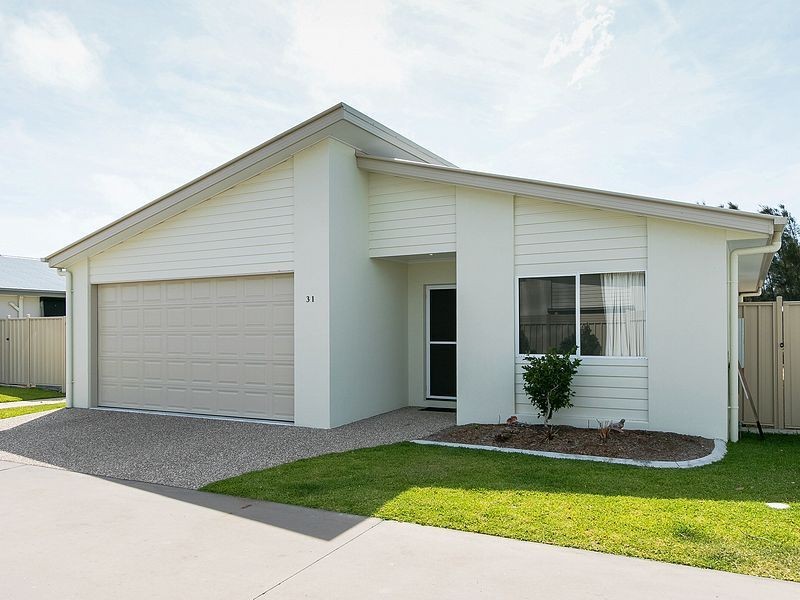 31/25 PALM LAKES, Eli Waters QLD 4655