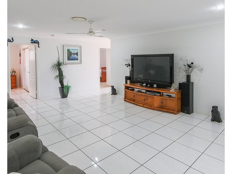 36 Spinnaker Drive, Point Vernon QLD 4655