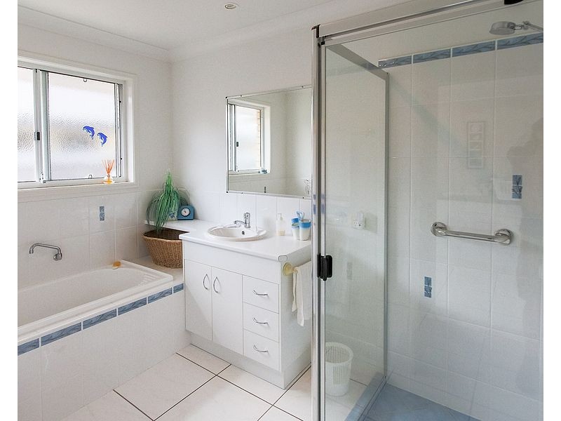 36 Spinnaker Drive, Point Vernon QLD 4655