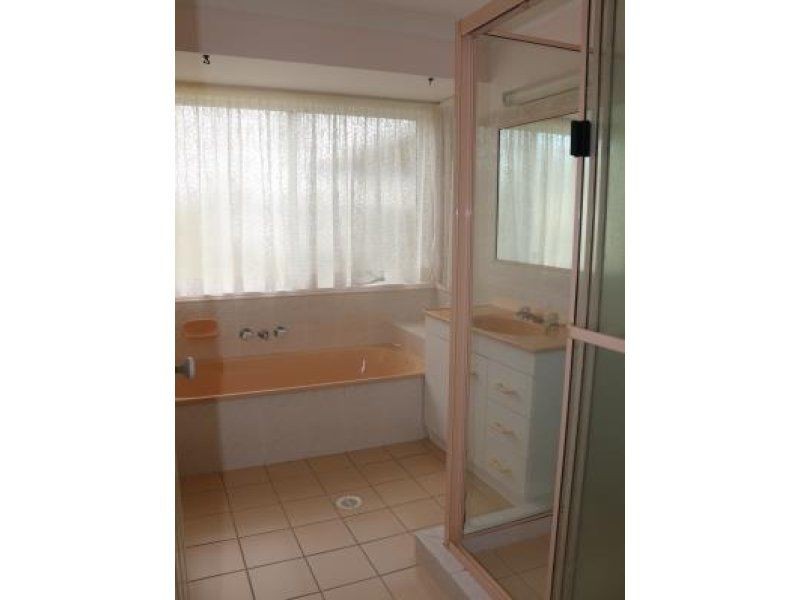 1 Maike Drive, Urraween QLD 4655