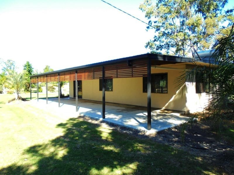86 Old Bruce Highway, Howard QLD 4659