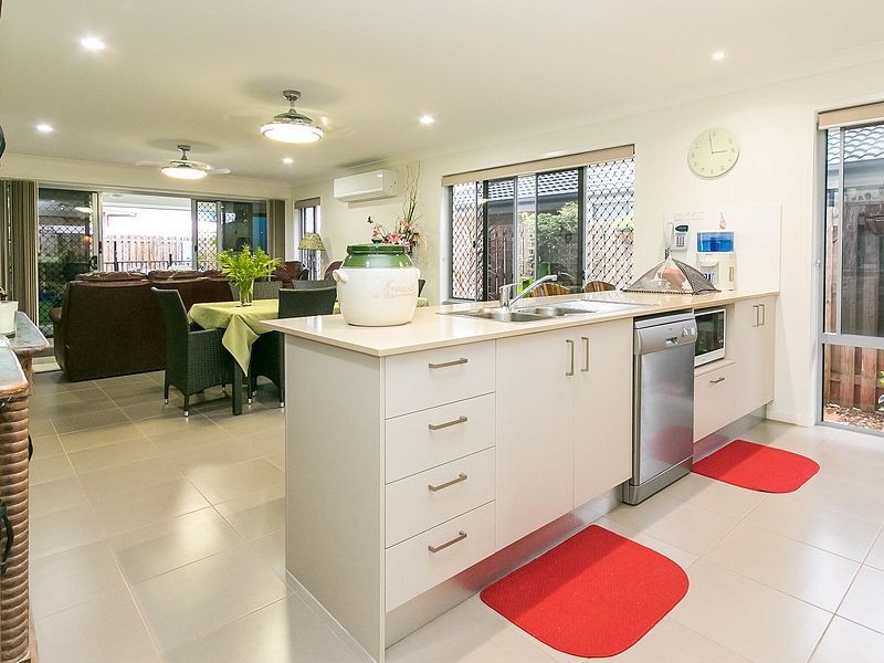 12 Roebuck Street, Urraween QLD 4655