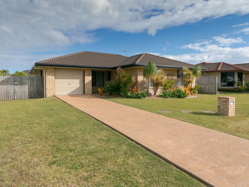 16 Kestrel Court, Eli Waters QLD 4655
