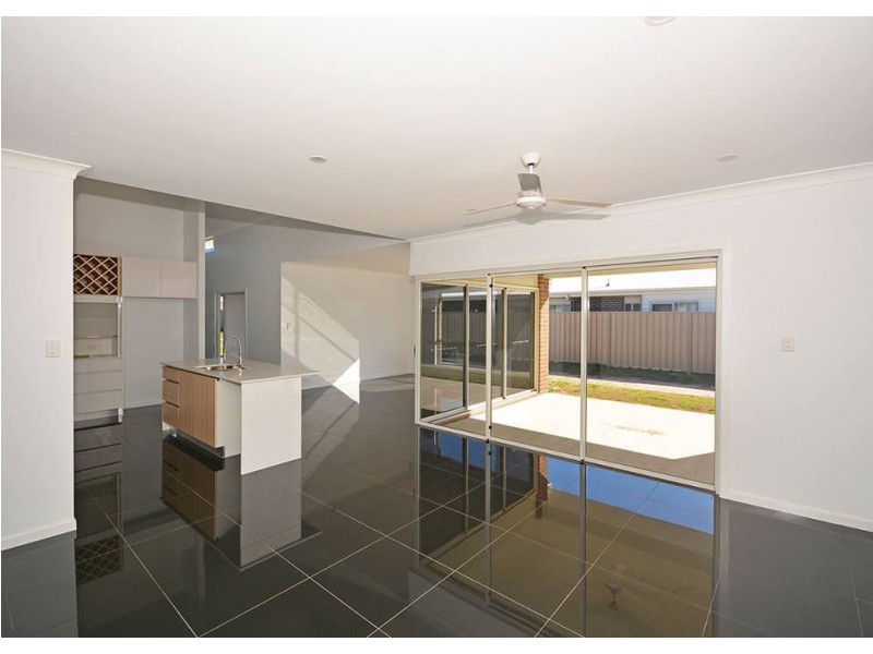 56 Ronaldo Way, Urangan QLD 4655