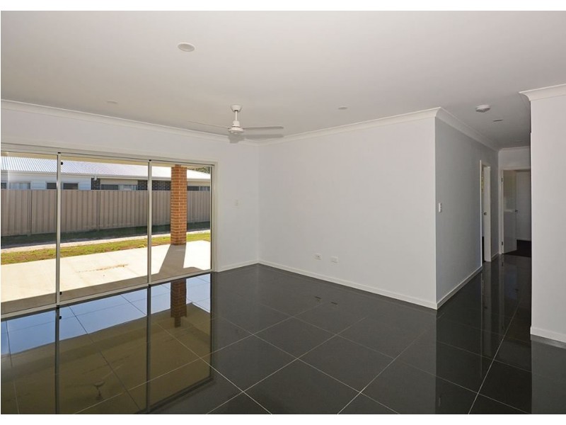 56 Ronaldo Way, Urangan QLD 4655