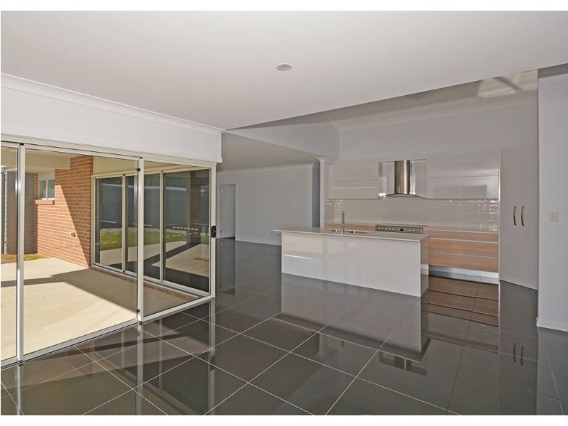 56 Ronaldo Way, Urangan QLD 4655