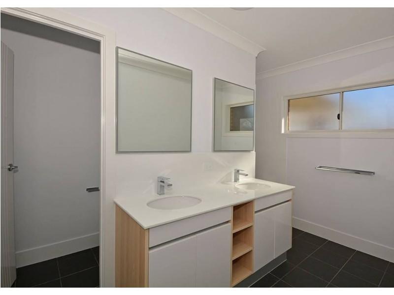 56 Ronaldo Way, Urangan QLD 4655