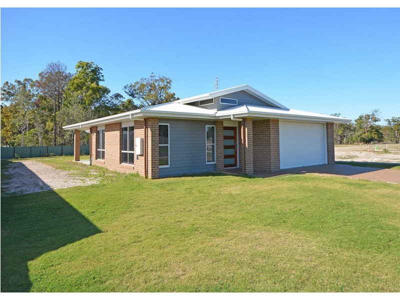 56 Ronaldo Way, Urangan QLD 4655