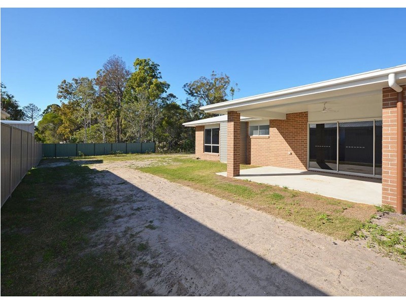 56 Ronaldo Way, Urangan QLD 4655