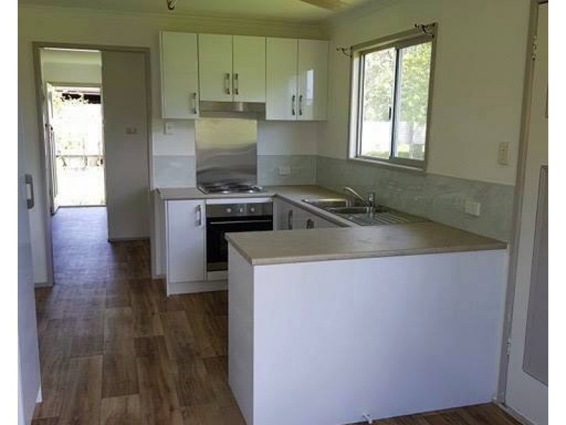 9 Phillip Street, Howard QLD 4659