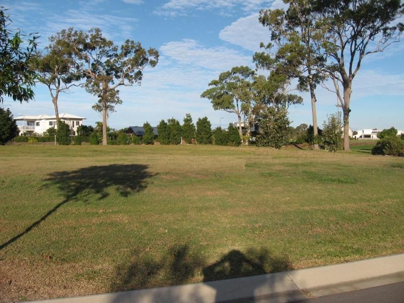 65 Barramundi Drive, Burrum Heads QLD 4659