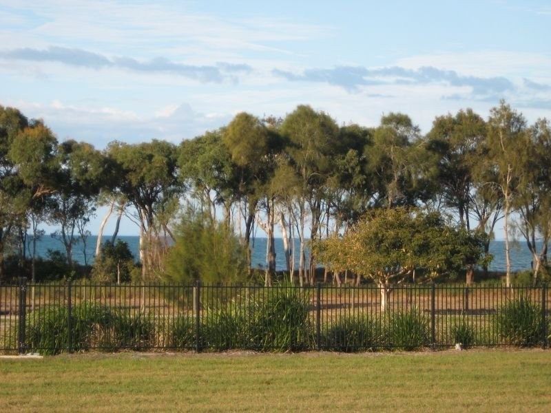 65 Barramundi Drive, Burrum Heads QLD 4659