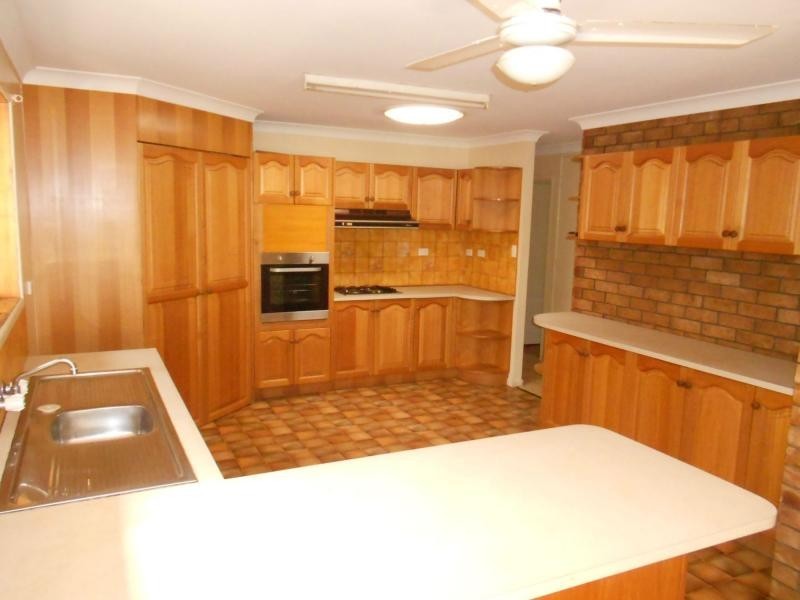 108 Lauren Street, Urangan QLD 4655