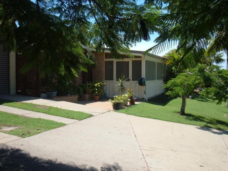 108 Lauren Street, Urangan QLD 4655
