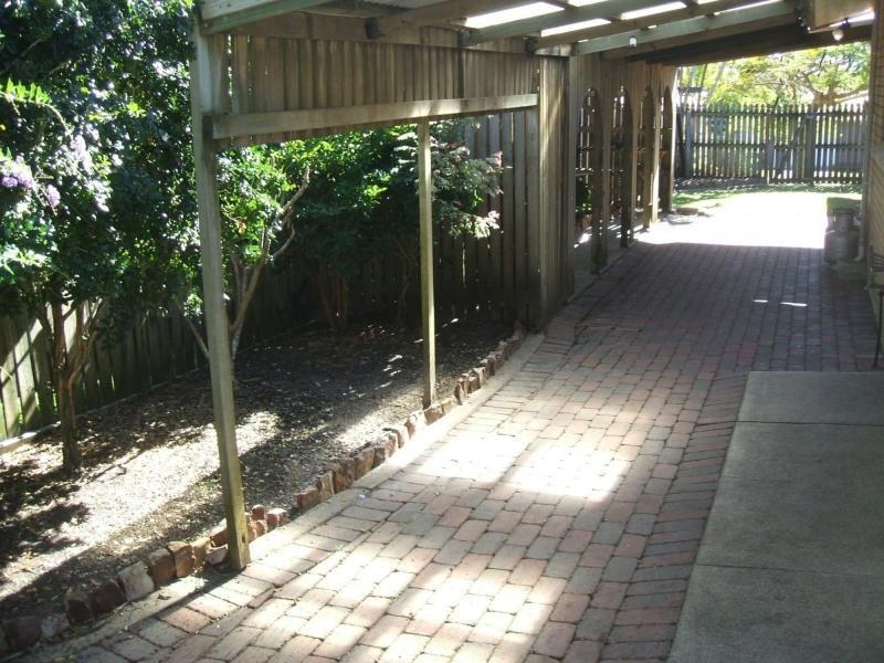 108 Lauren Street, Urangan QLD 4655