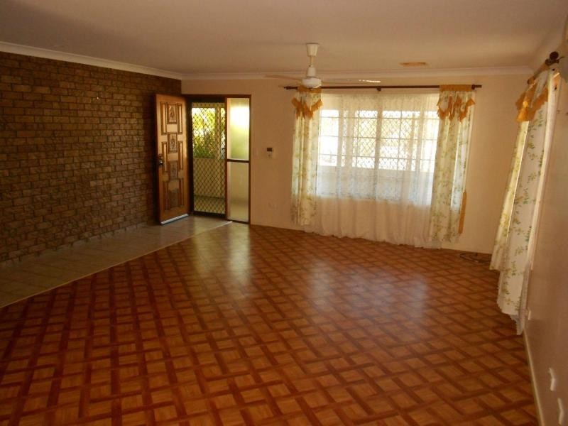 108 Lauren Street, Urangan QLD 4655