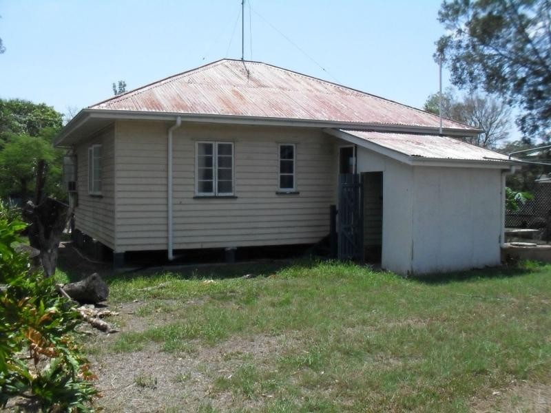 8 Agnes Street, Howard QLD 4659