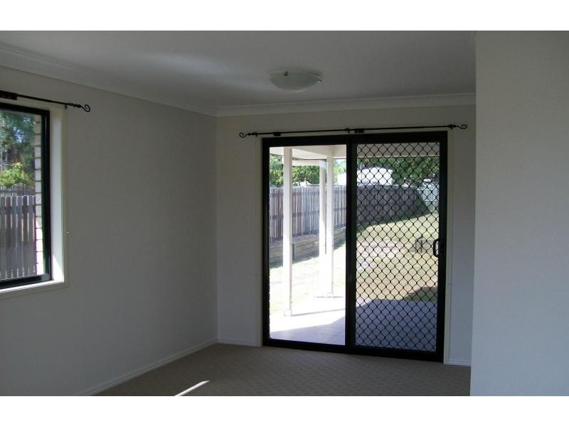 10 Charles Street, Howard QLD 4659